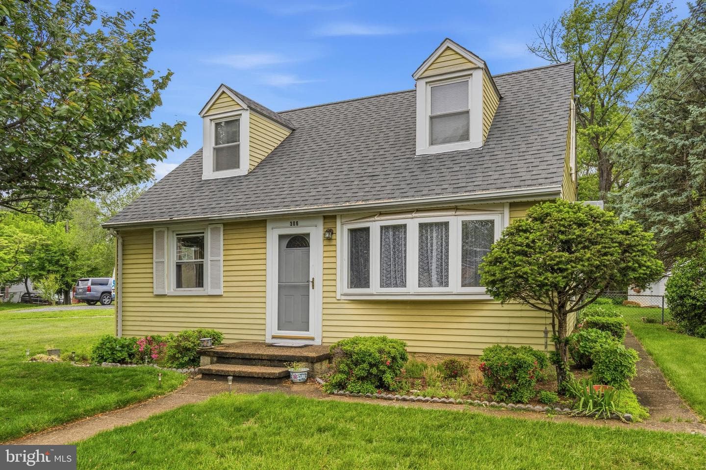 306 Clifton Avenue photo 3