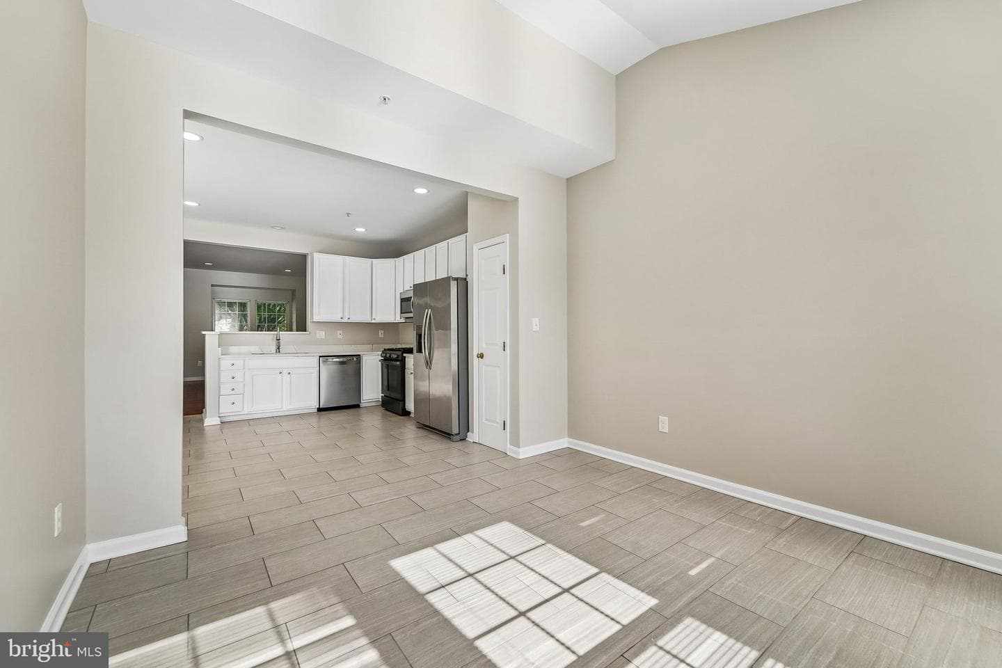 1461 Pangbourne Way photo 19