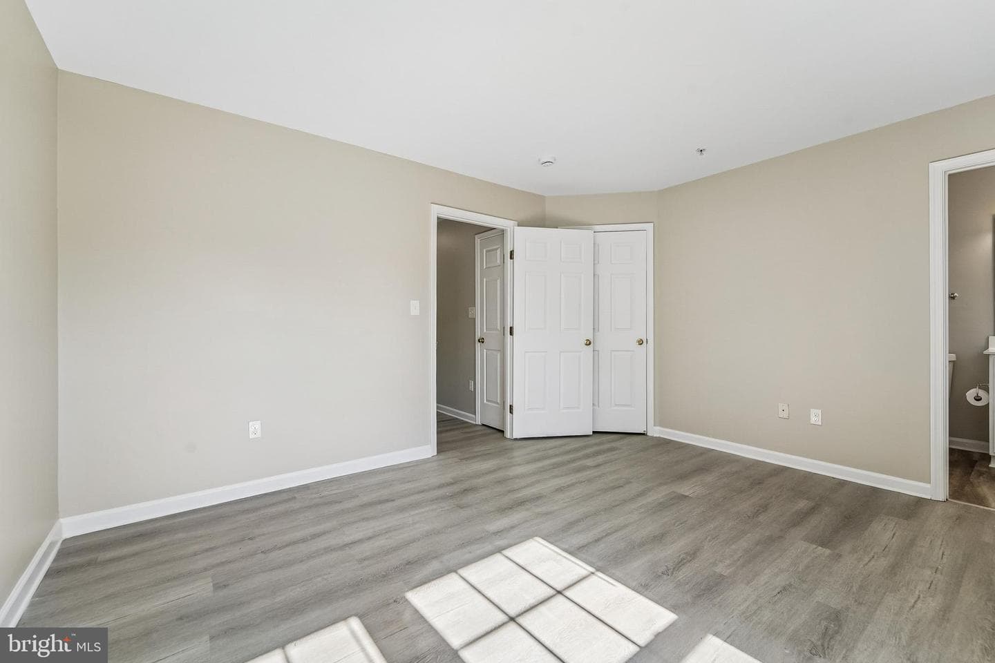 1461 Pangbourne Way photo 24