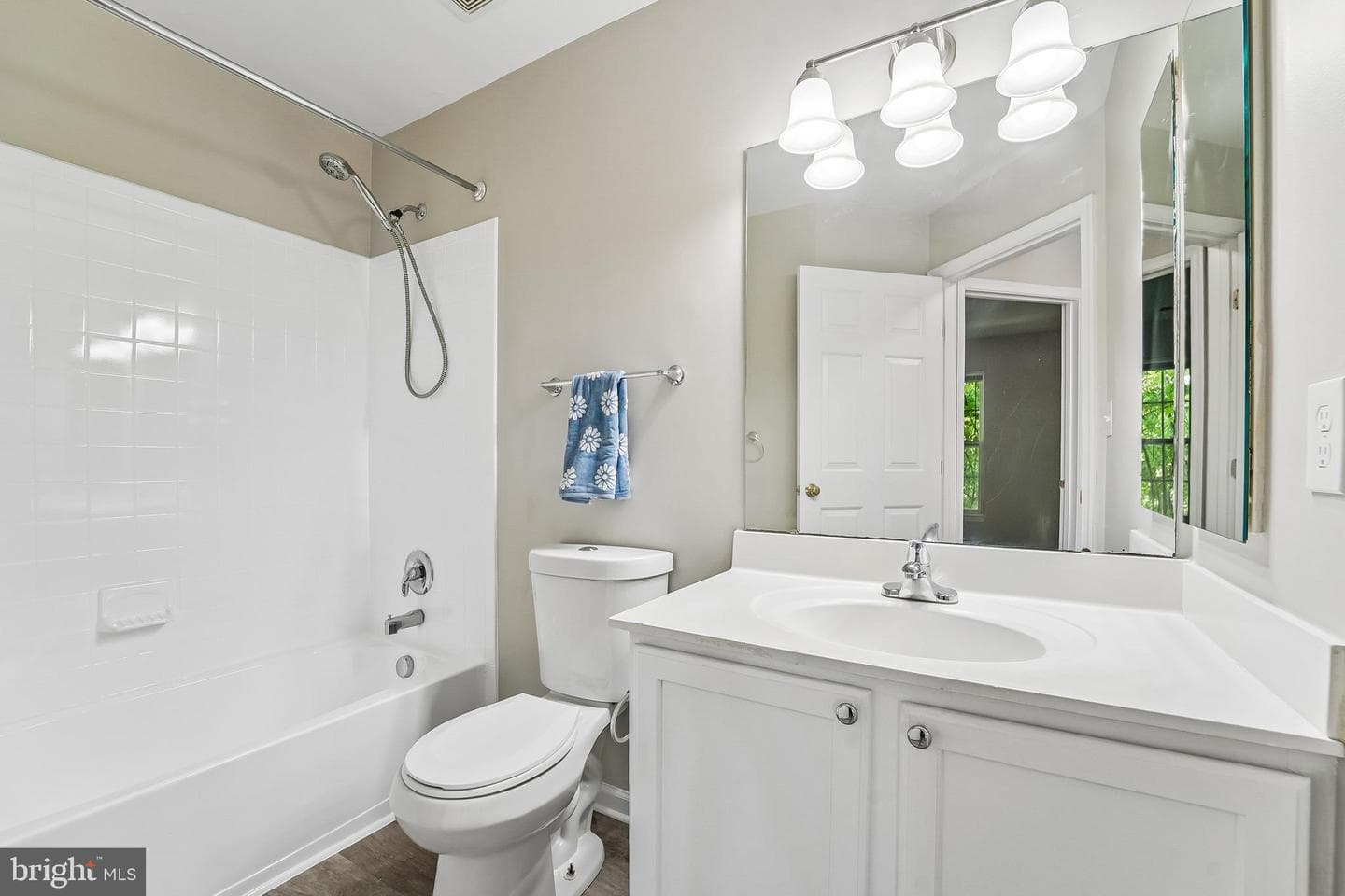 1461 Pangbourne Way photo 26