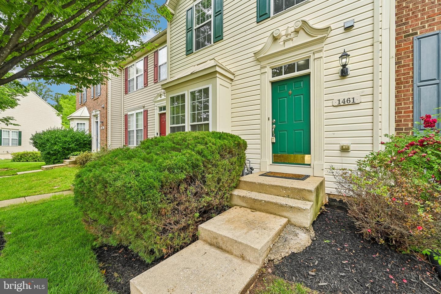 1461 Pangbourne Way photo 4