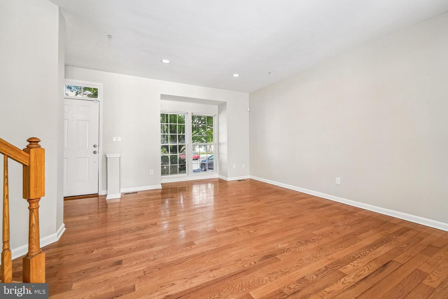 1461 Pangbourne Way photo 7