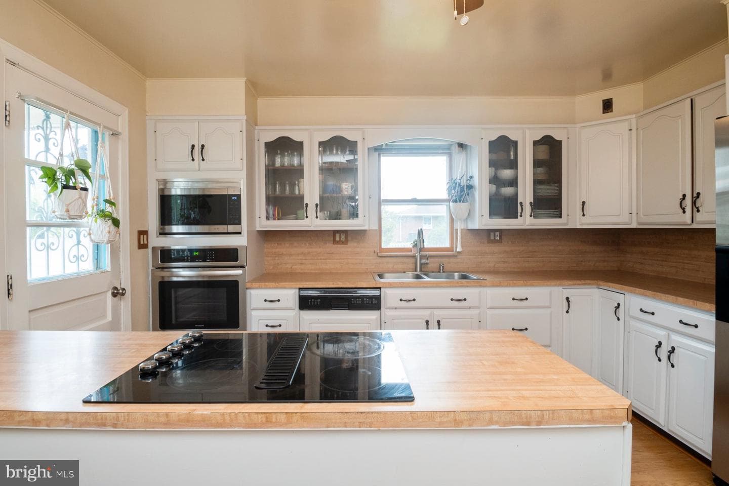 6303 Homewood photo 14