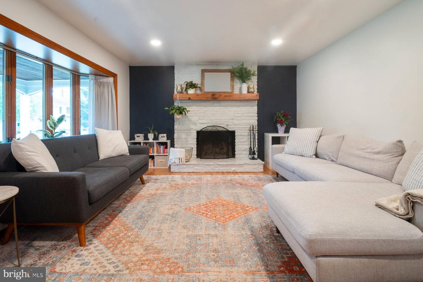 6303 Homewood photo 9