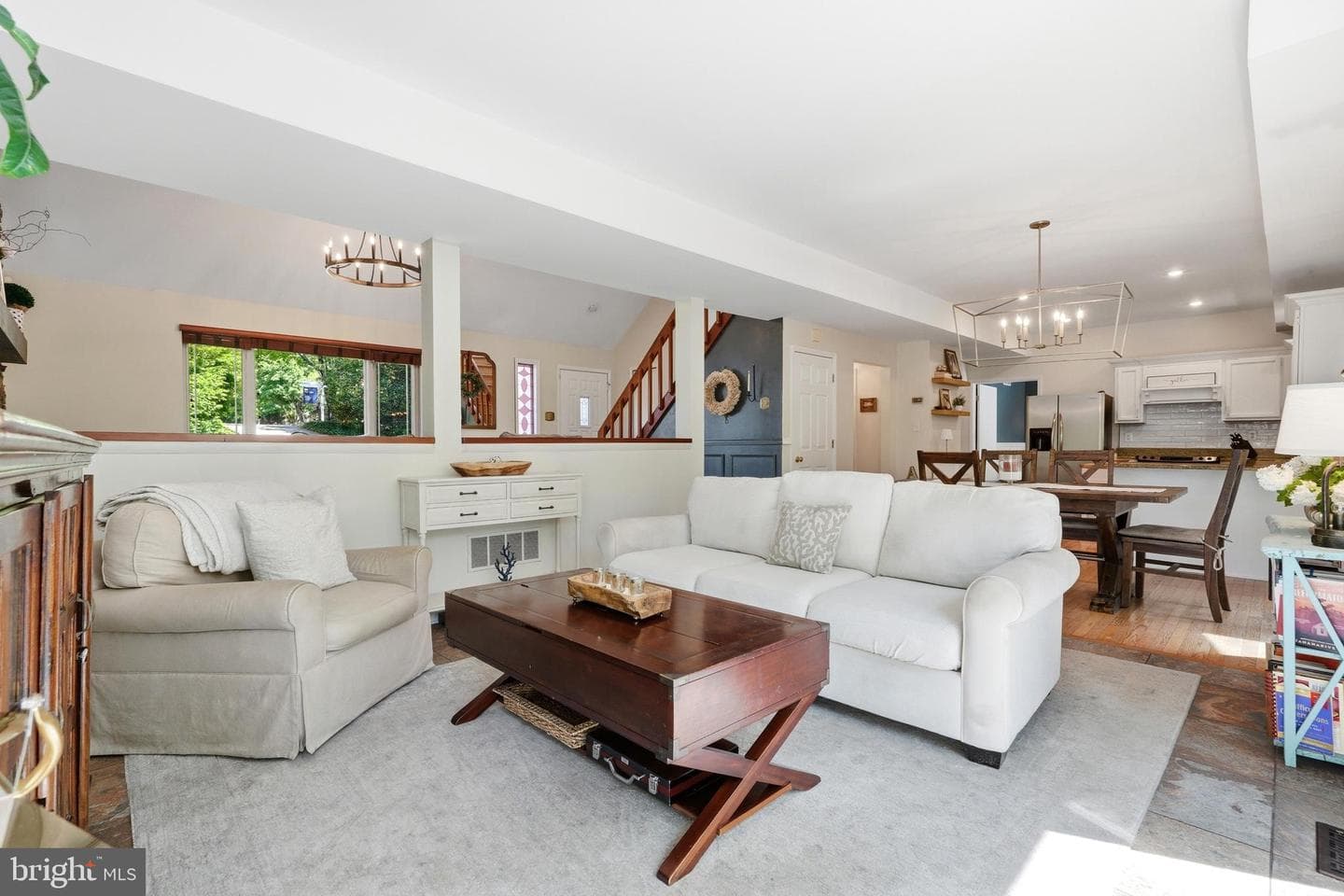 279 Capote Court W photo 9