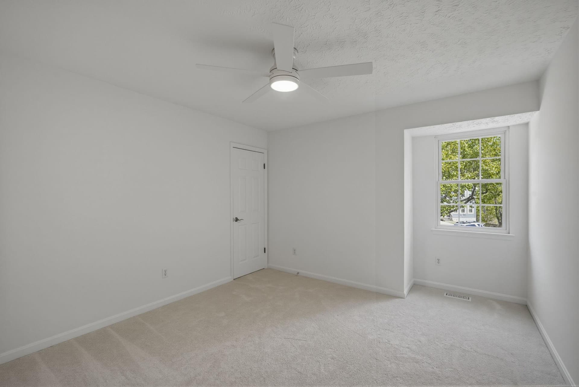 996 Headwater Road photo 29