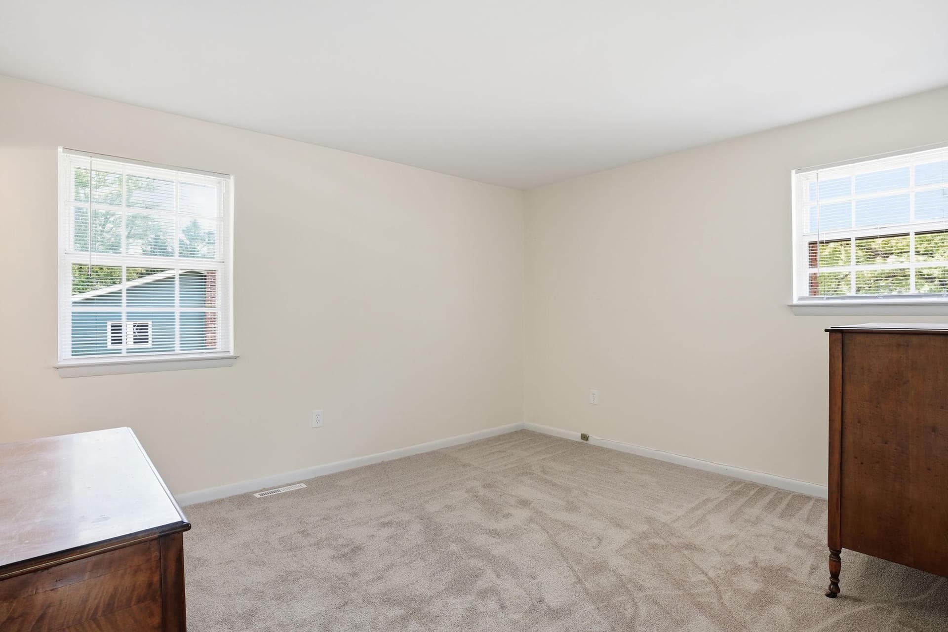 1196 Green Holly Drive photo 18