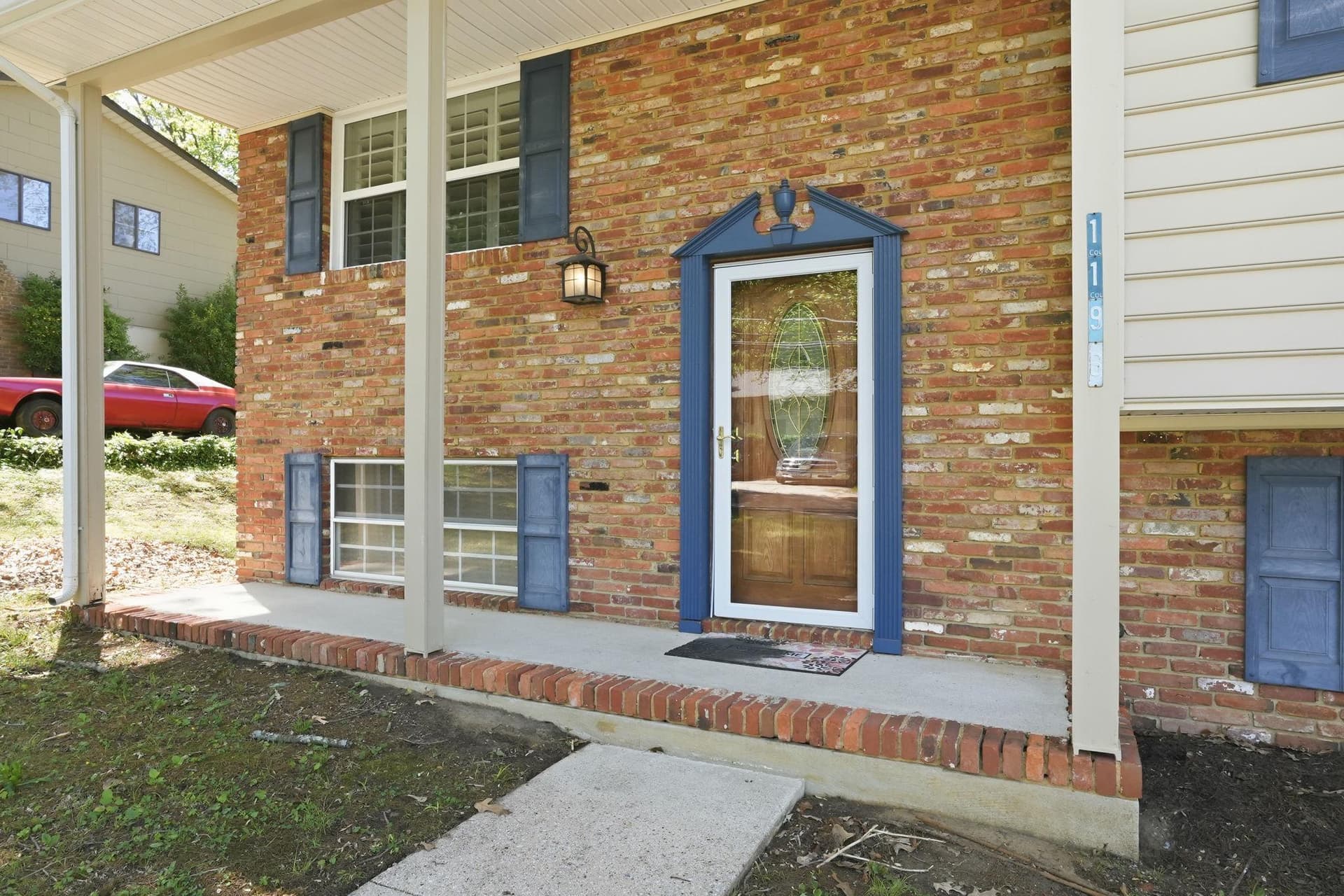 1196 Green Holly Drive photo 4