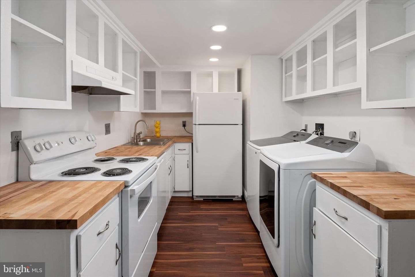 1921 Everglade Court photo 18