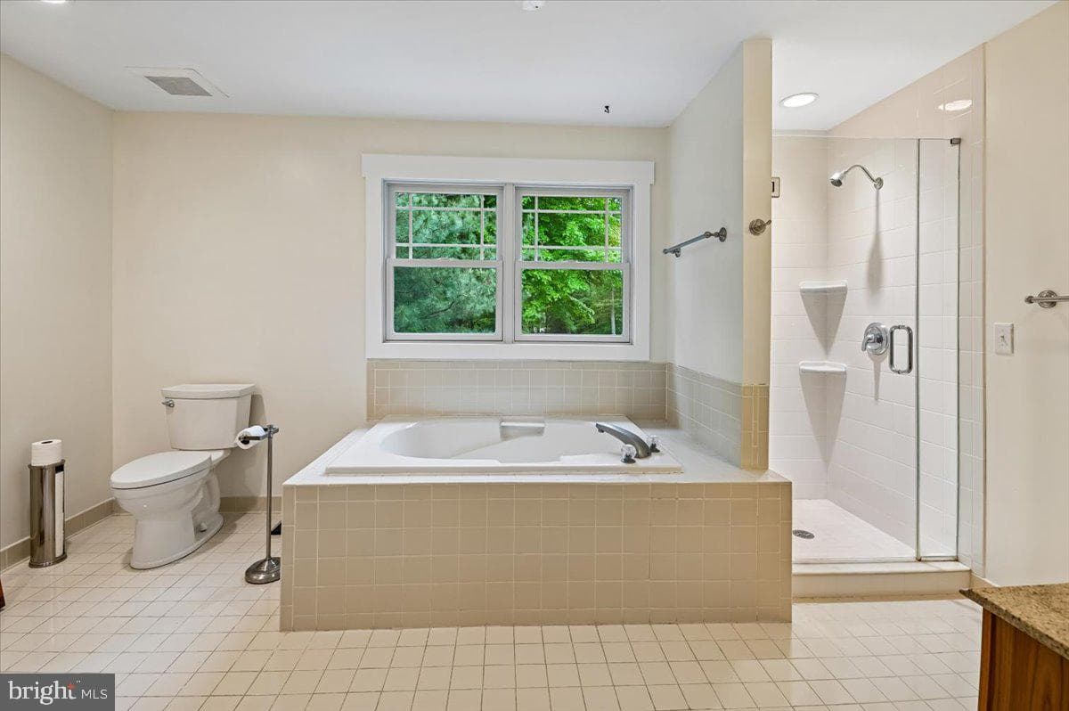 1430 Bay Head Road photo 37