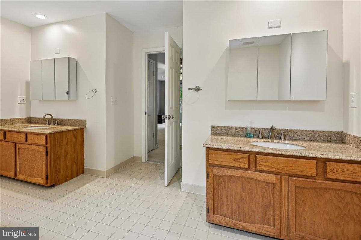 1430 Bay Head Road photo 39