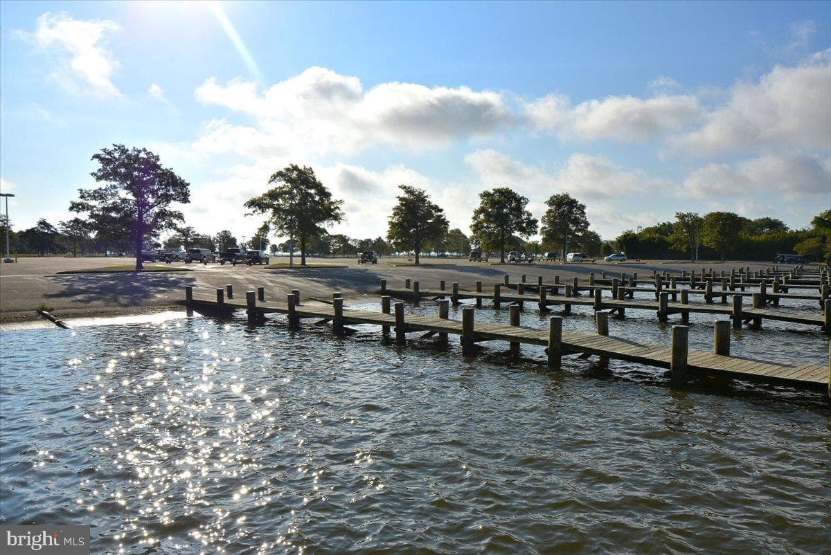 1430 Bay Head Road photo 91