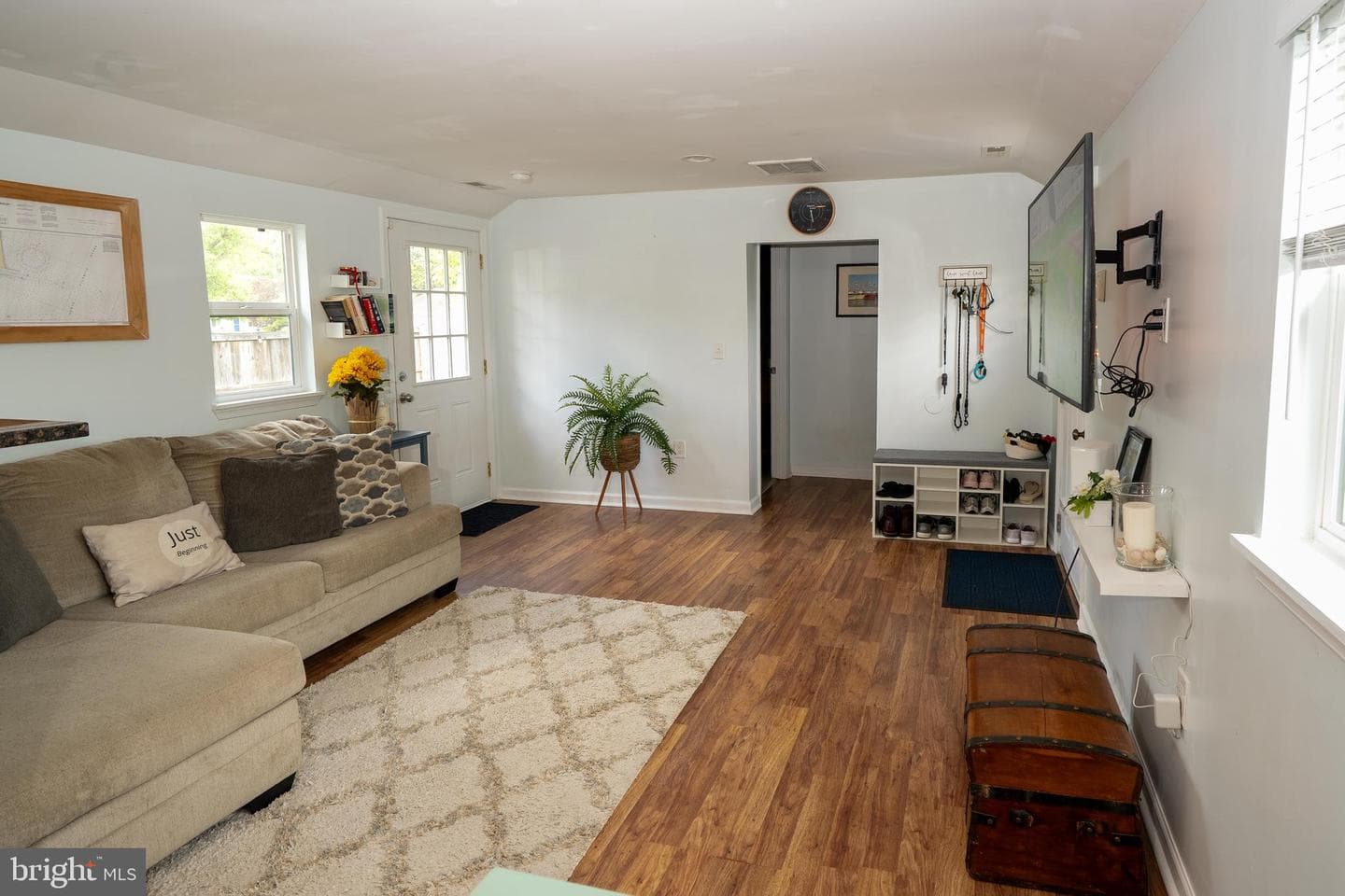 1816 Cremen Road photo 3