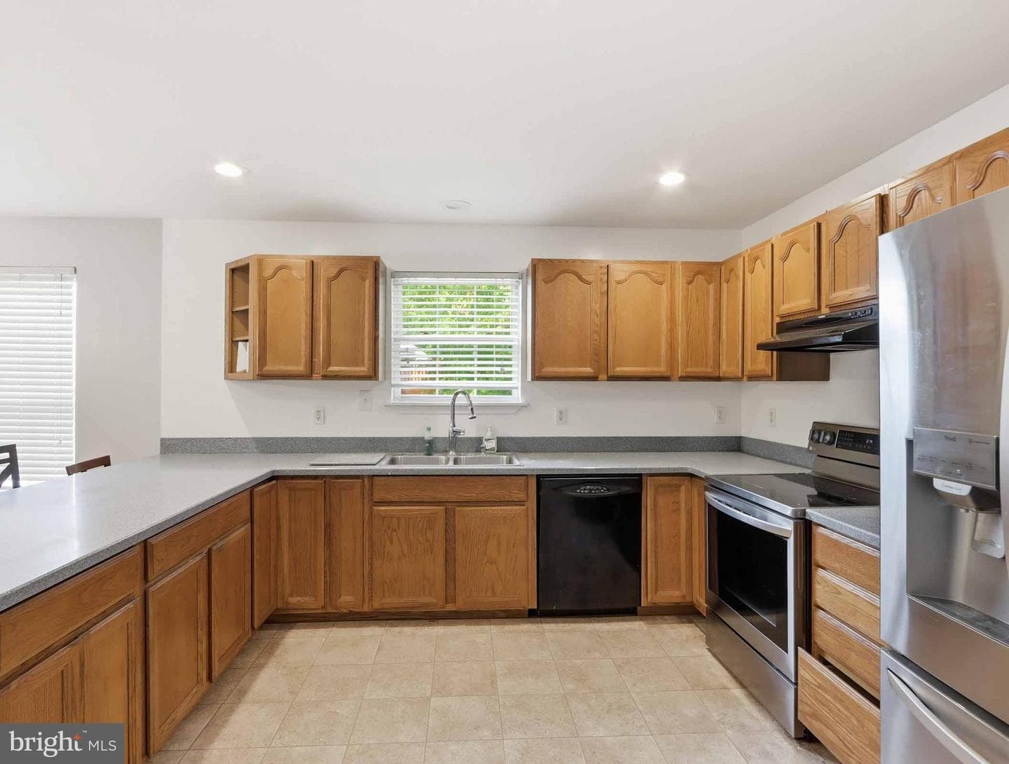 7712 West Road photo 8