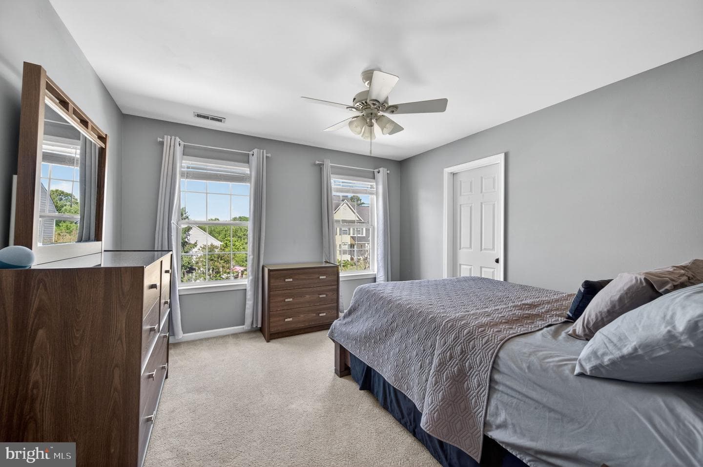 452 Larkspur Lane photo 35