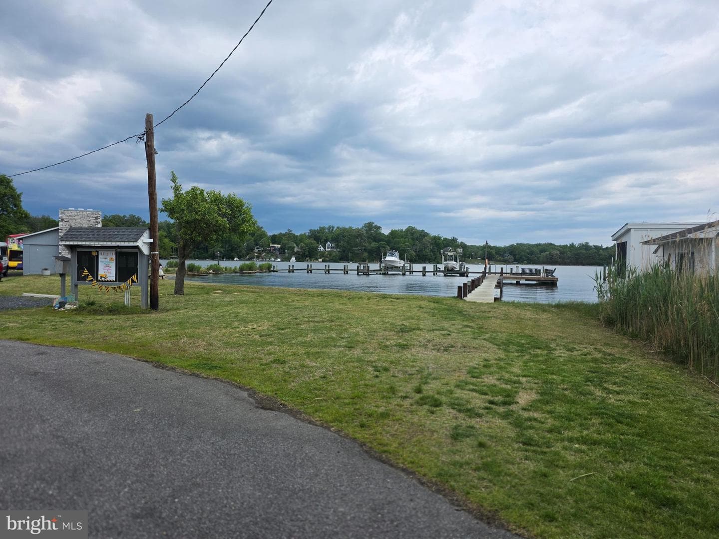 145 Edgewater Drive photo 88