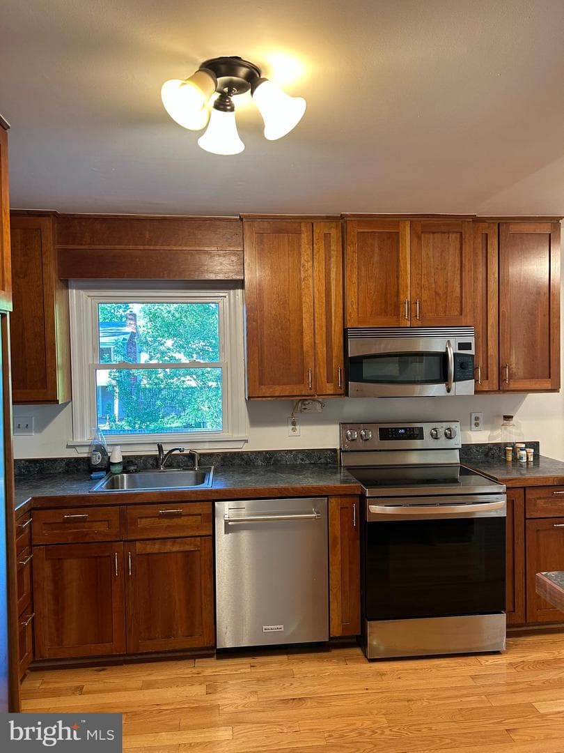 2284 Four Seasons Drive photo 3