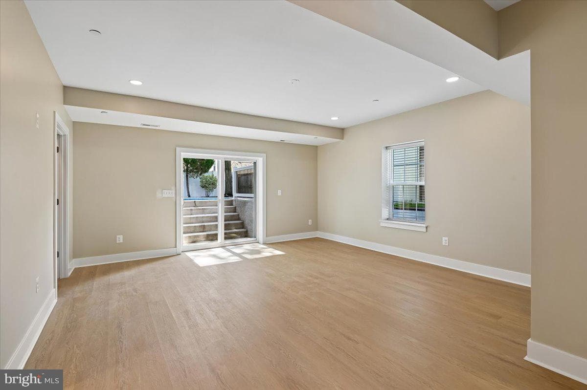 7784 Lakeland Avenue photo 14