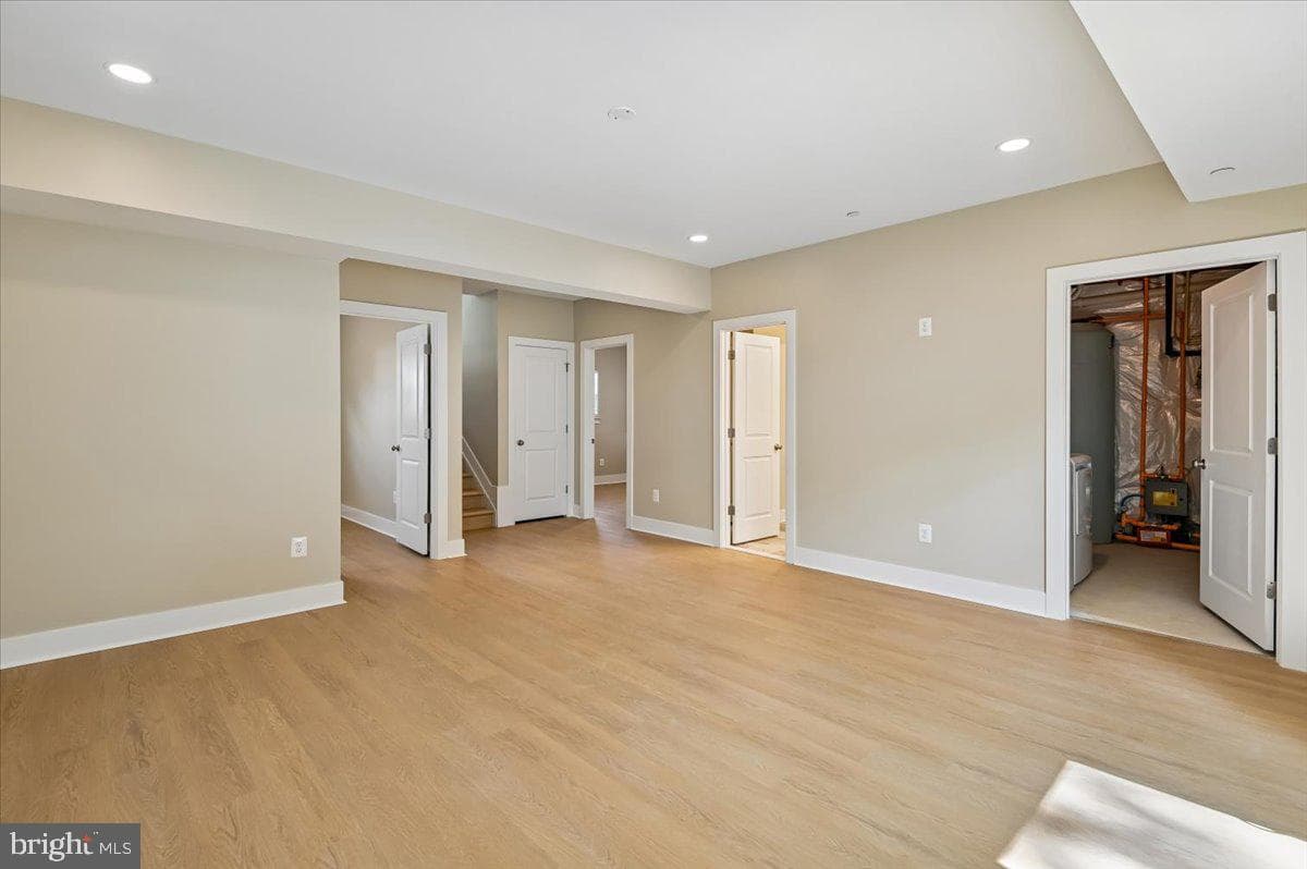 7784 Lakeland Avenue photo 15