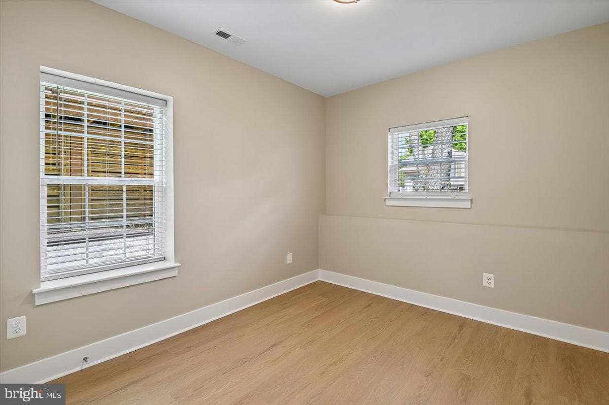 7784 Lakeland Avenue photo 16