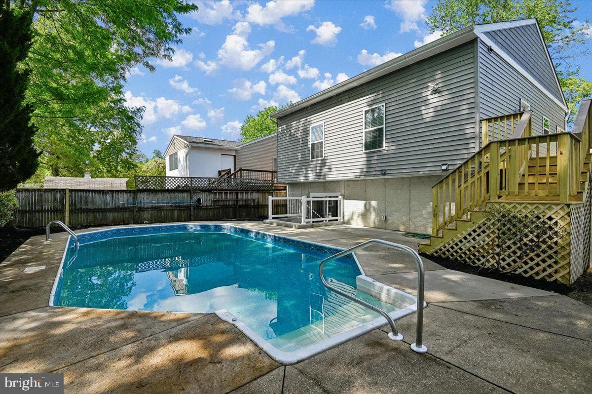 7784 Lakeland Avenue photo 3