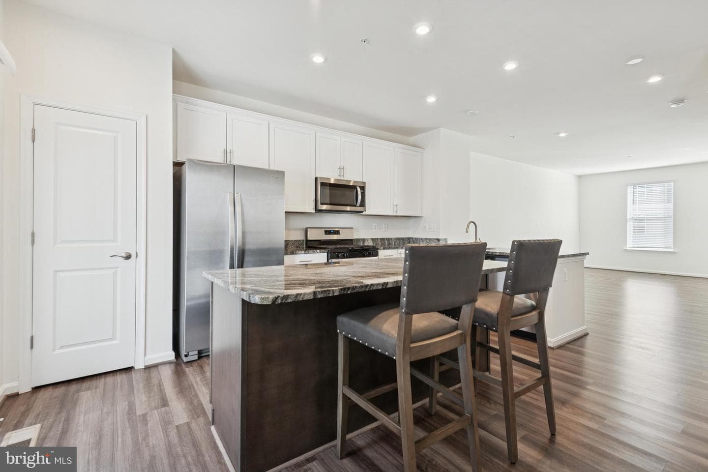 7821 Wolf Run Lane photo 4