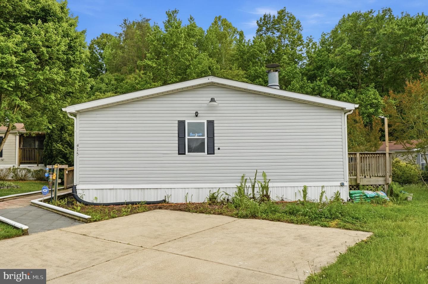 415 Dutch Drive photo 3