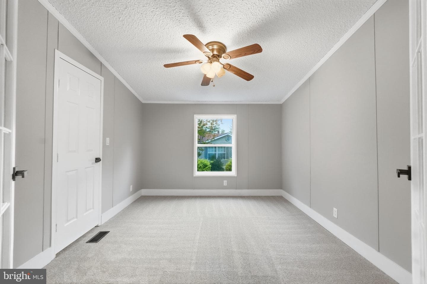 415 Dutch Drive photo 8