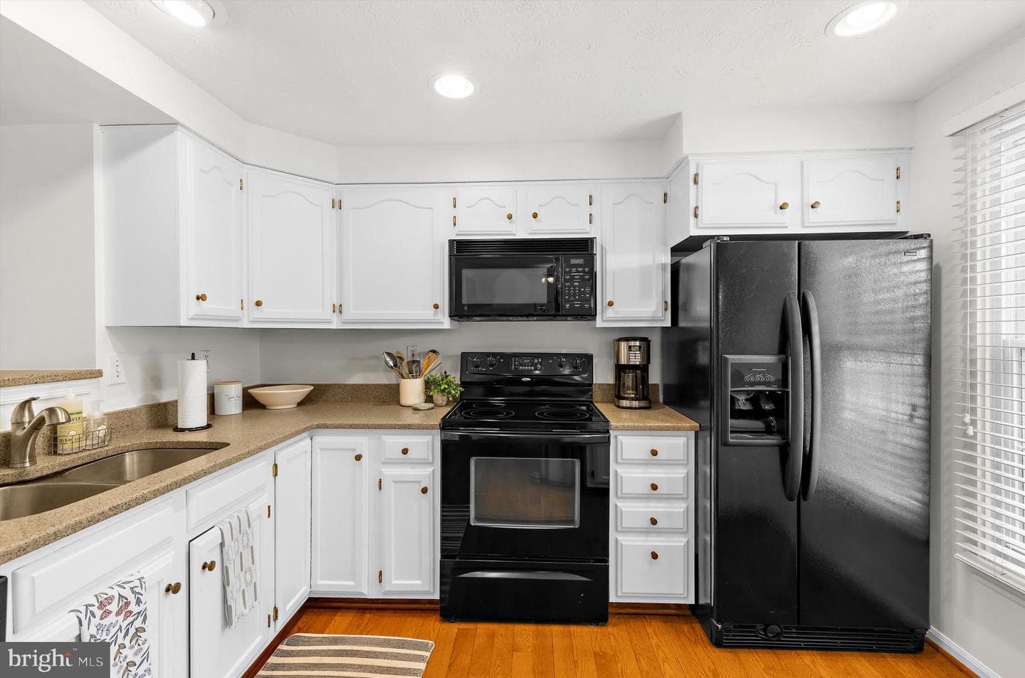 566 Quaker Ridge Court #116 photo 6