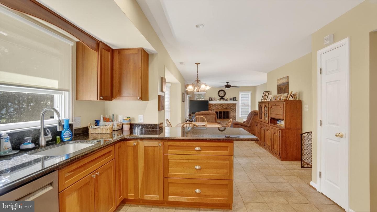 1120 Charing Cross Drive photo 15