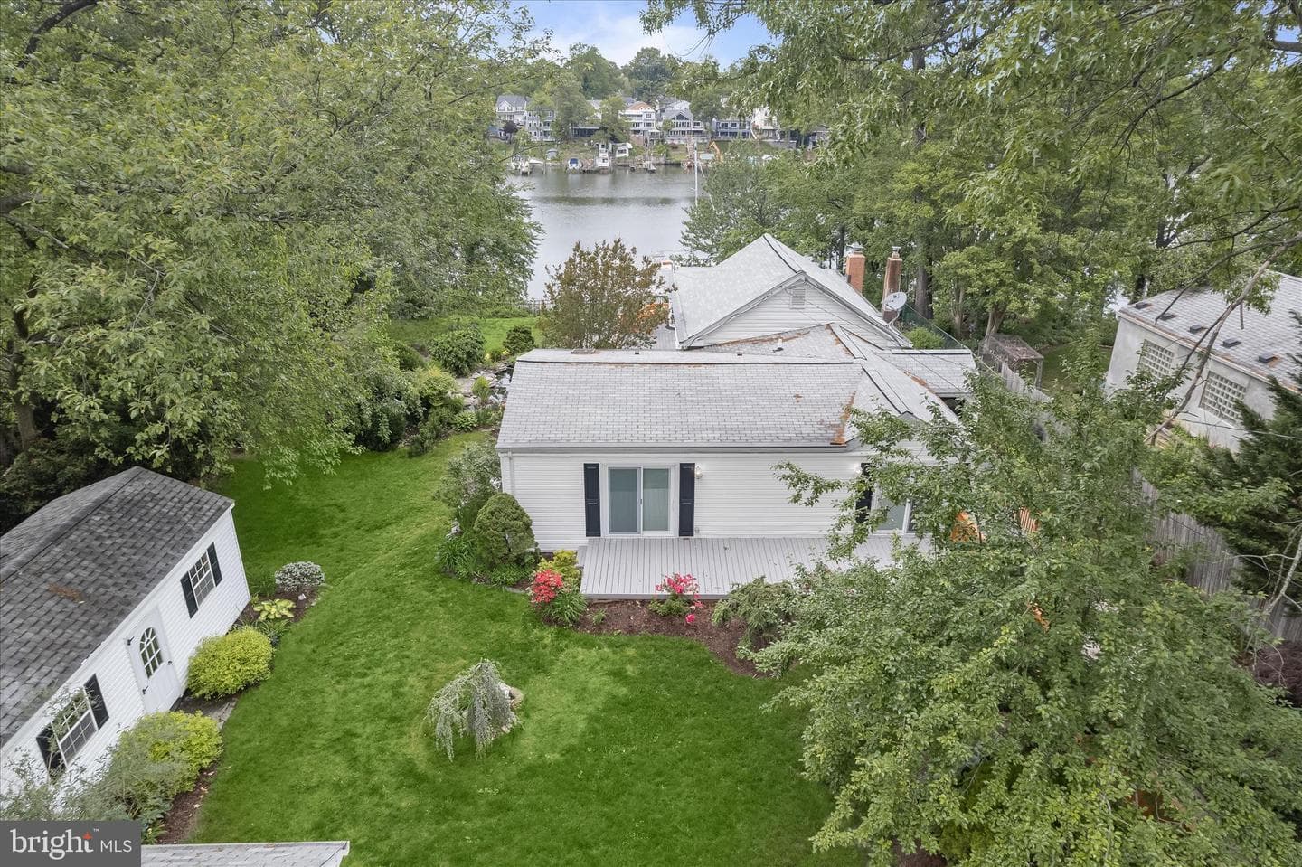 7720 W Shore Road photo 35
