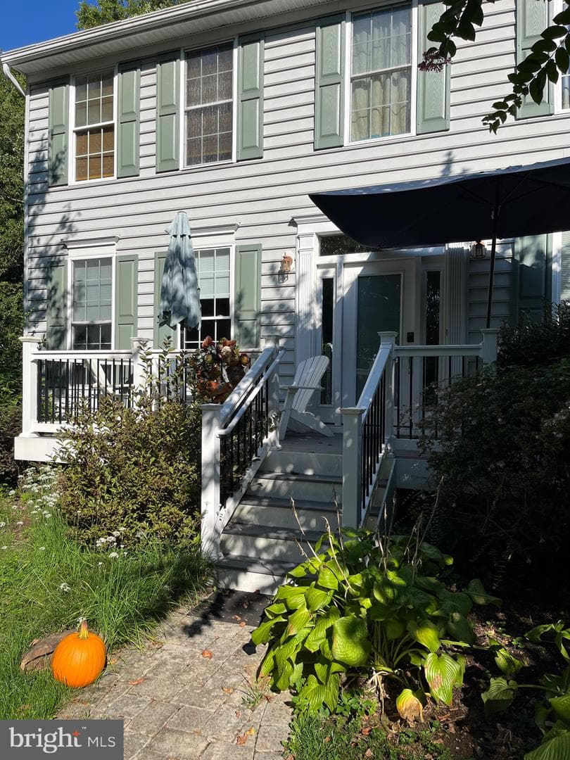 610 Burley Road photo 2