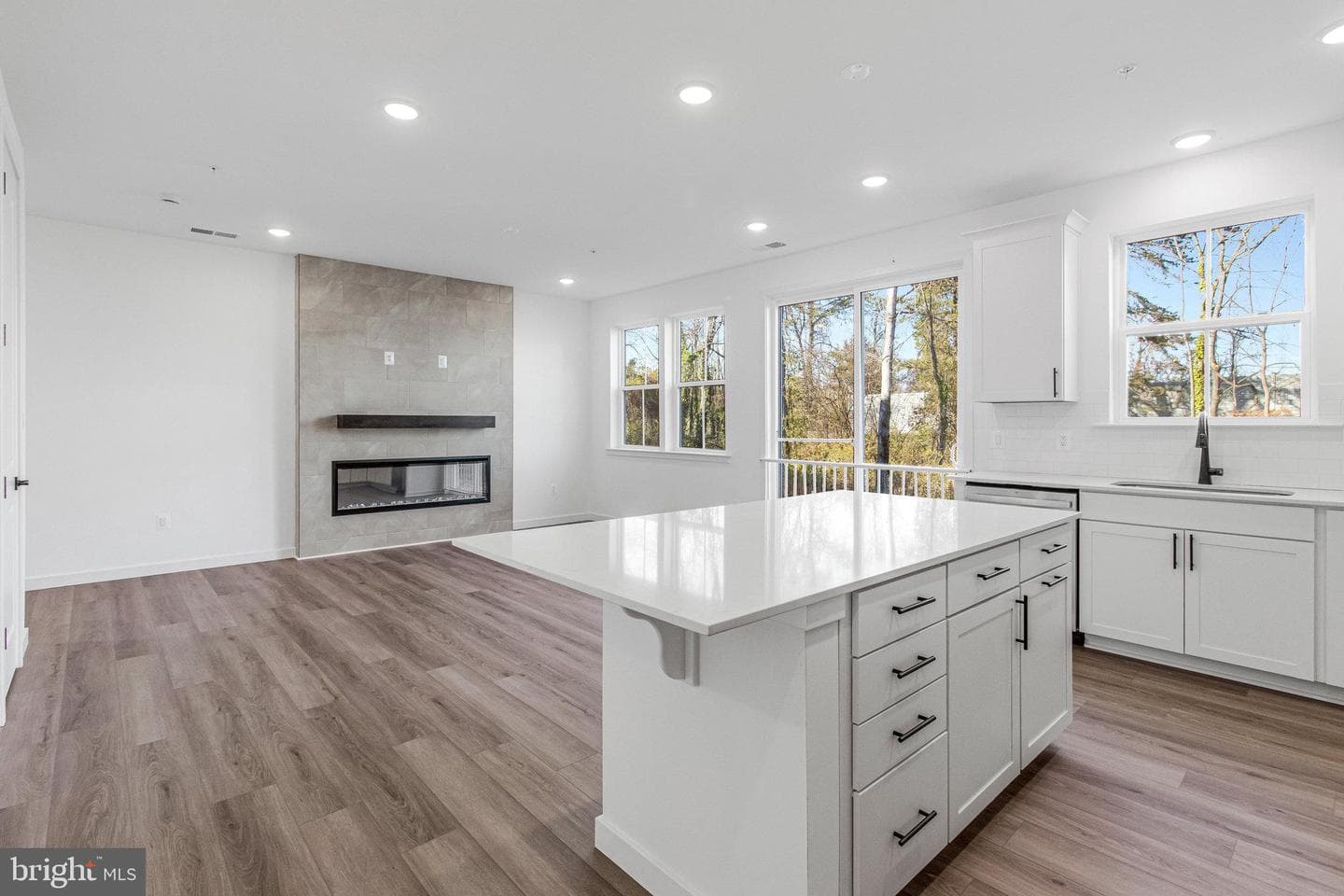 5722 Howard Drive photo 13