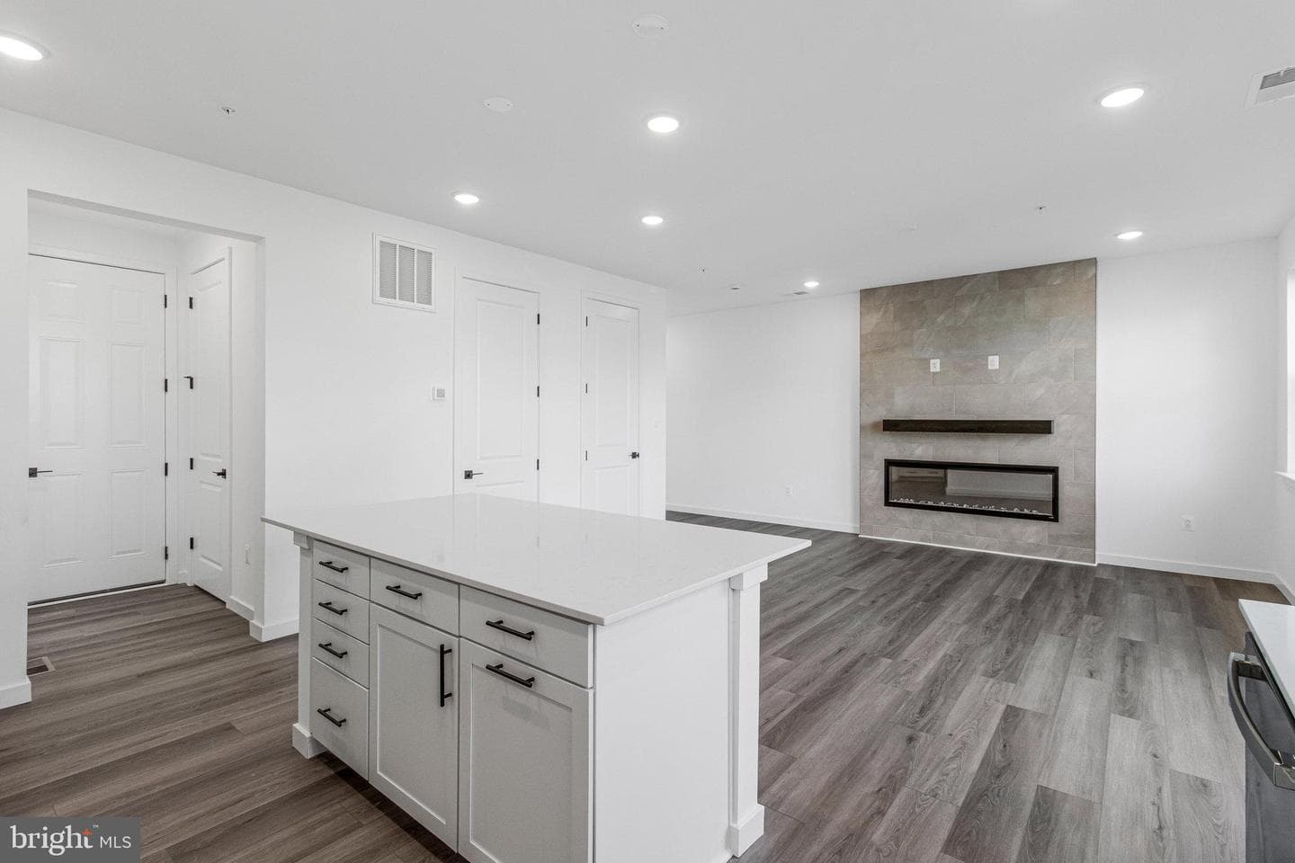 5722 Howard Drive photo 9