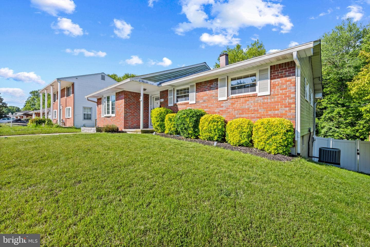 8091 Phirne Road E photo 3