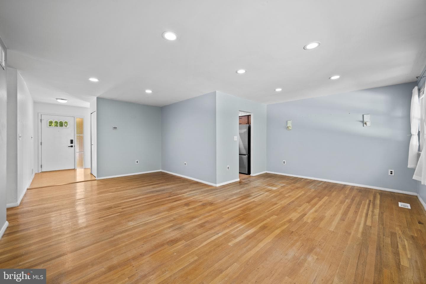 8091 Phirne Road E photo 7