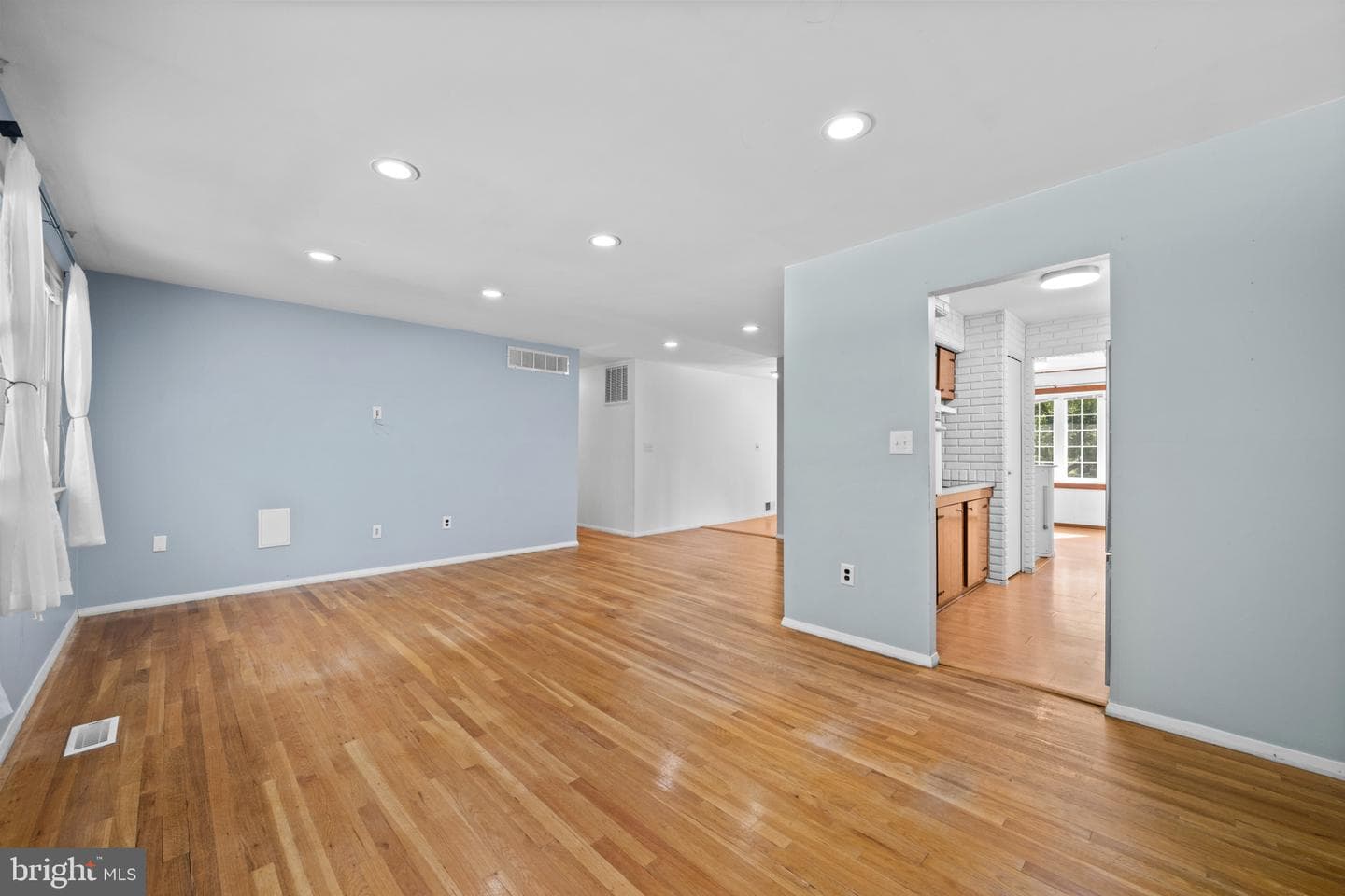 8091 Phirne Road E photo 8