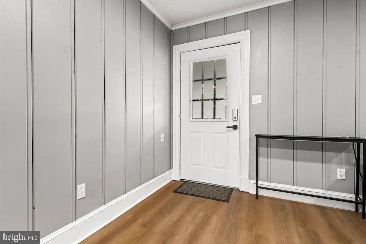 301 Beverley Place photo 29
