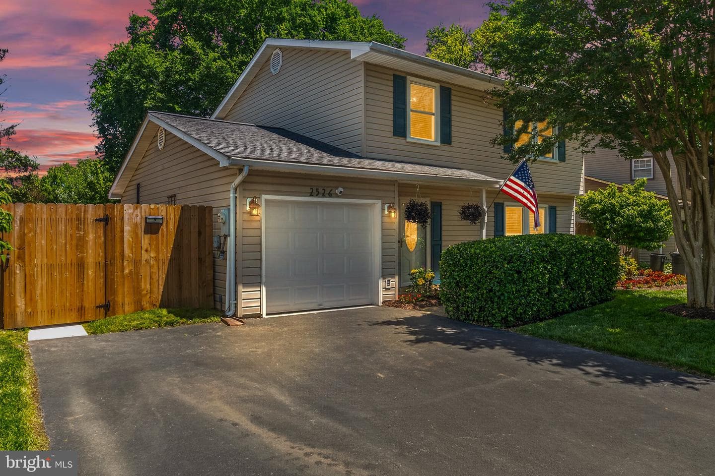 2526 Symphony Lane photo 2