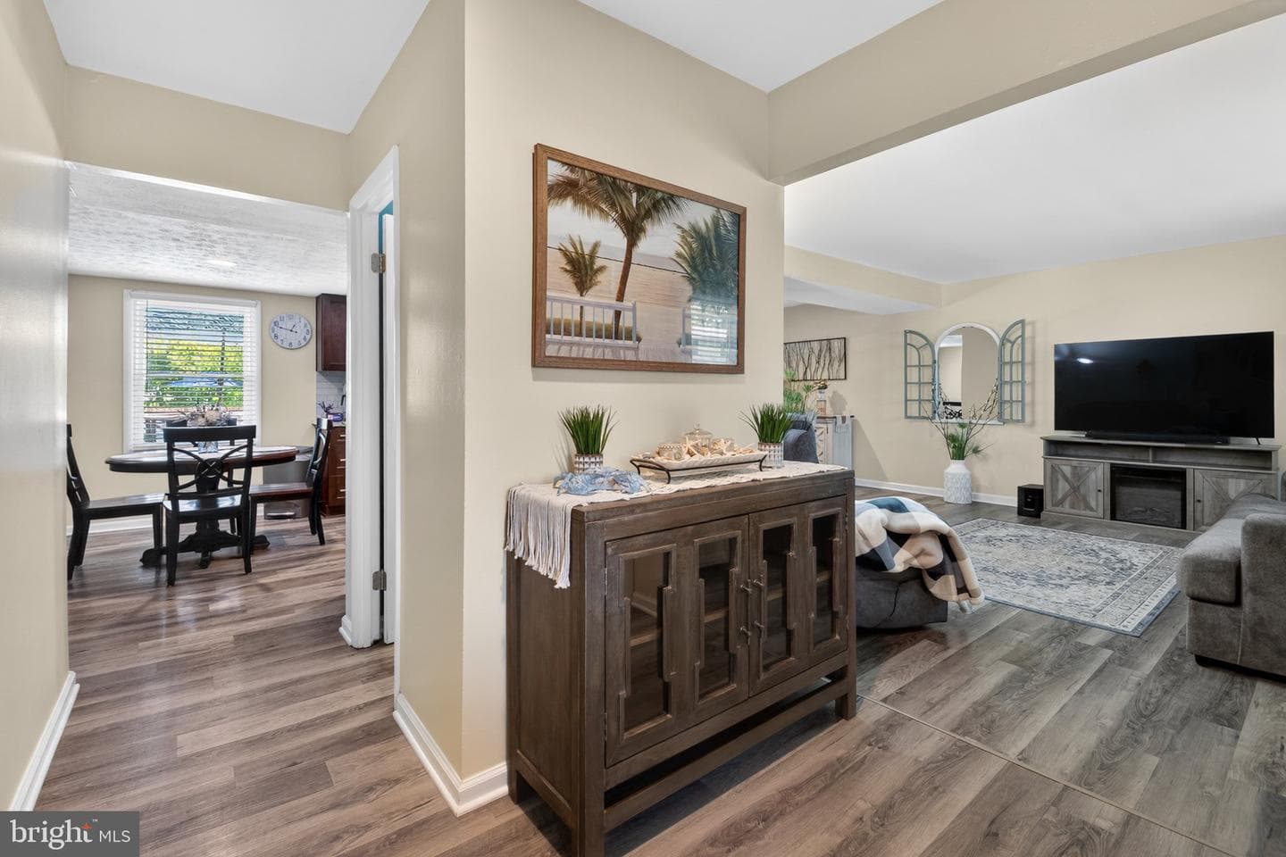 2526 Symphony Lane photo 5