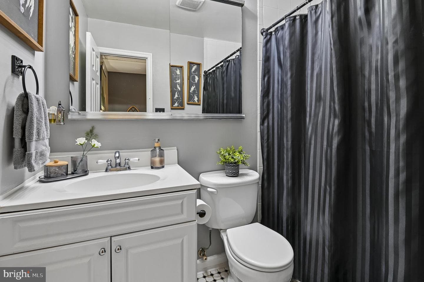 1408 Harwick Court photo 29