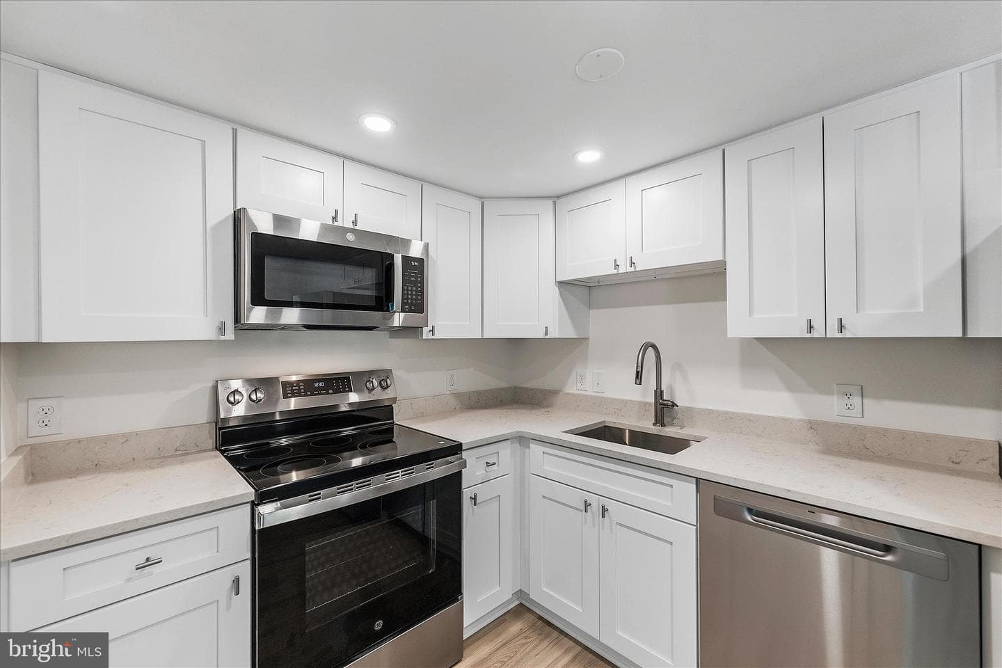 604 Newbridge Court #3-604 photo 11