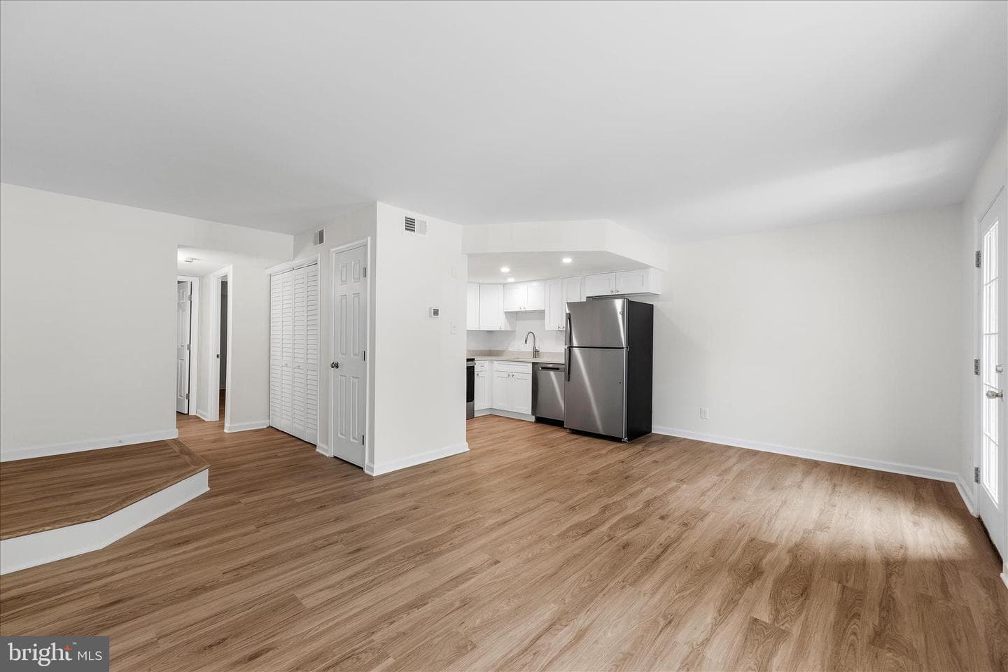 604 Newbridge Court #3-604 photo 6