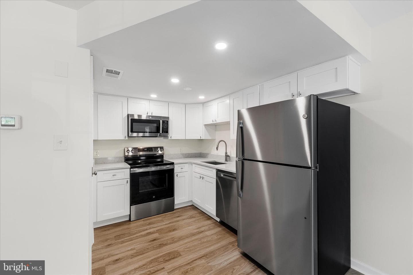 604 Newbridge Court #3-604 photo 9