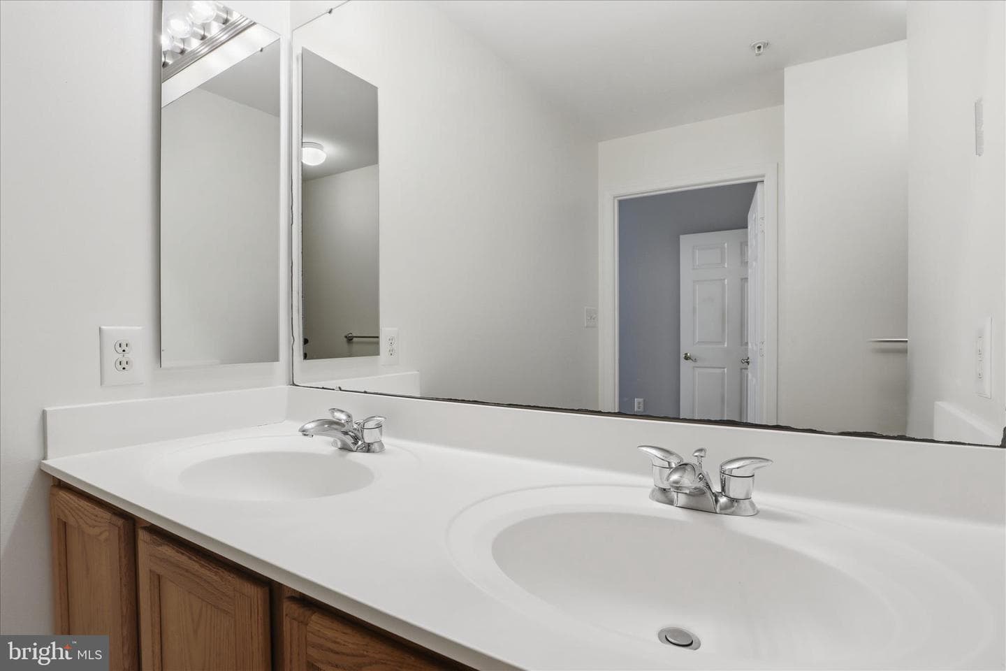 7212 Banwell Court photo 25