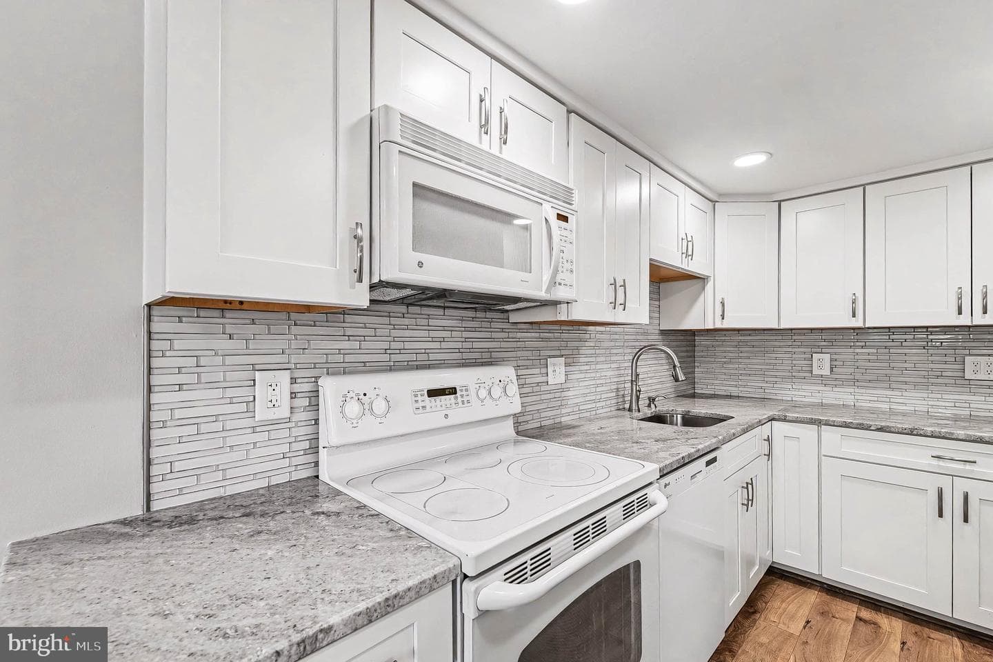 1912 Tupello Place photo 15