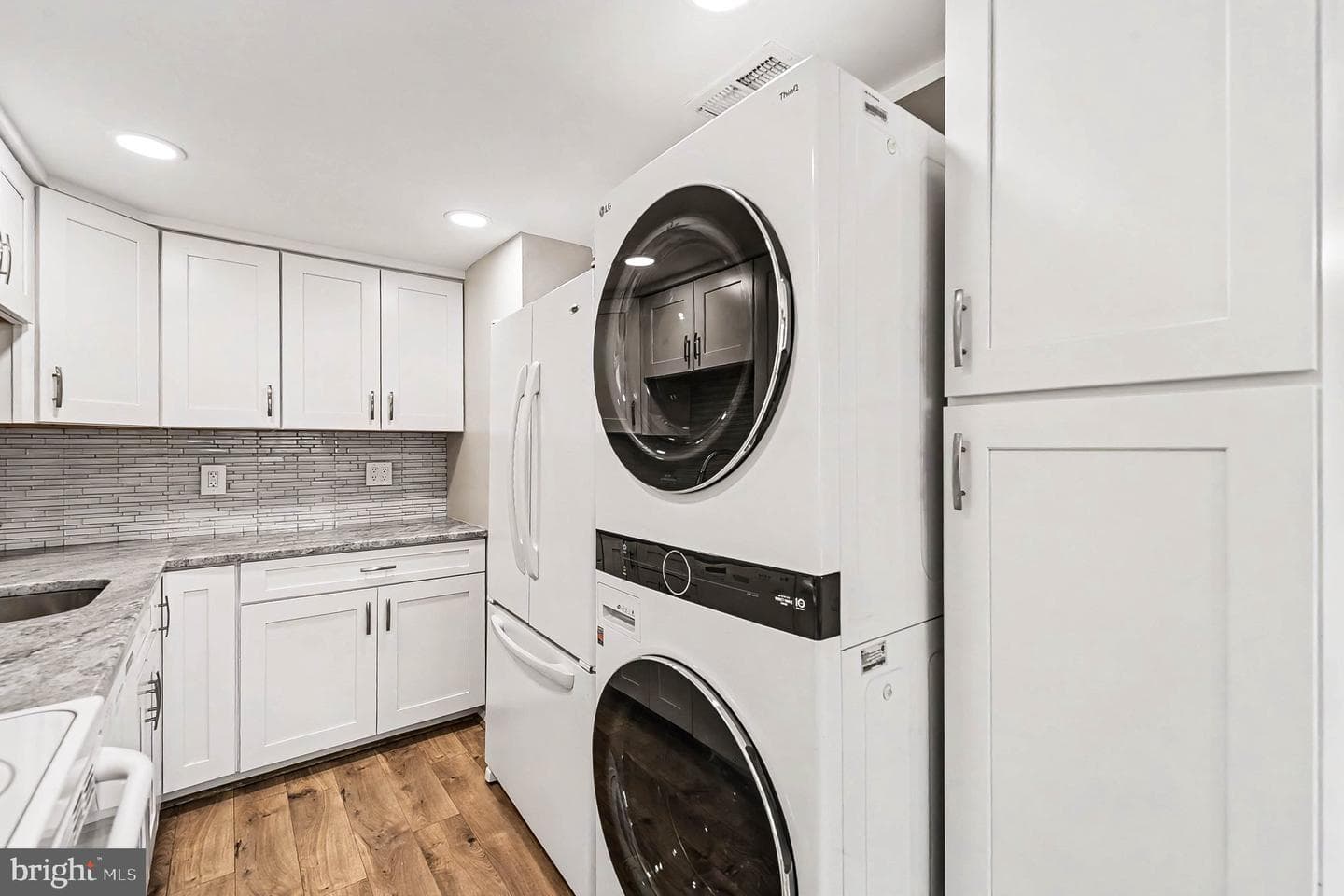 1912 Tupello Place photo 24