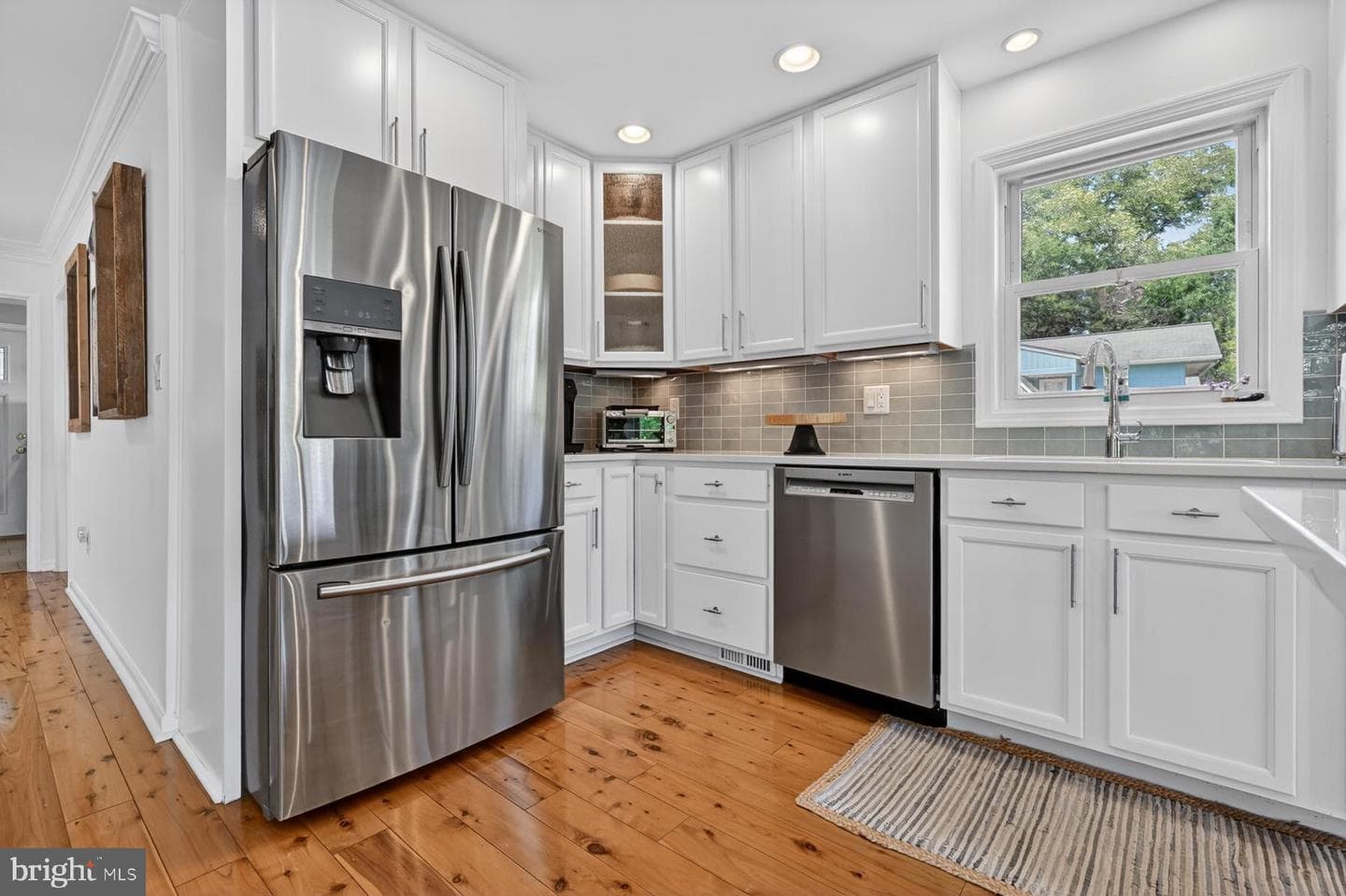 512 Riverside Drive photo 11