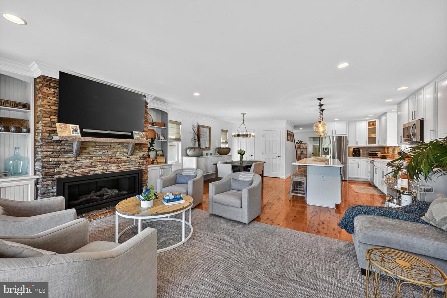 512 Riverside Drive photo 19