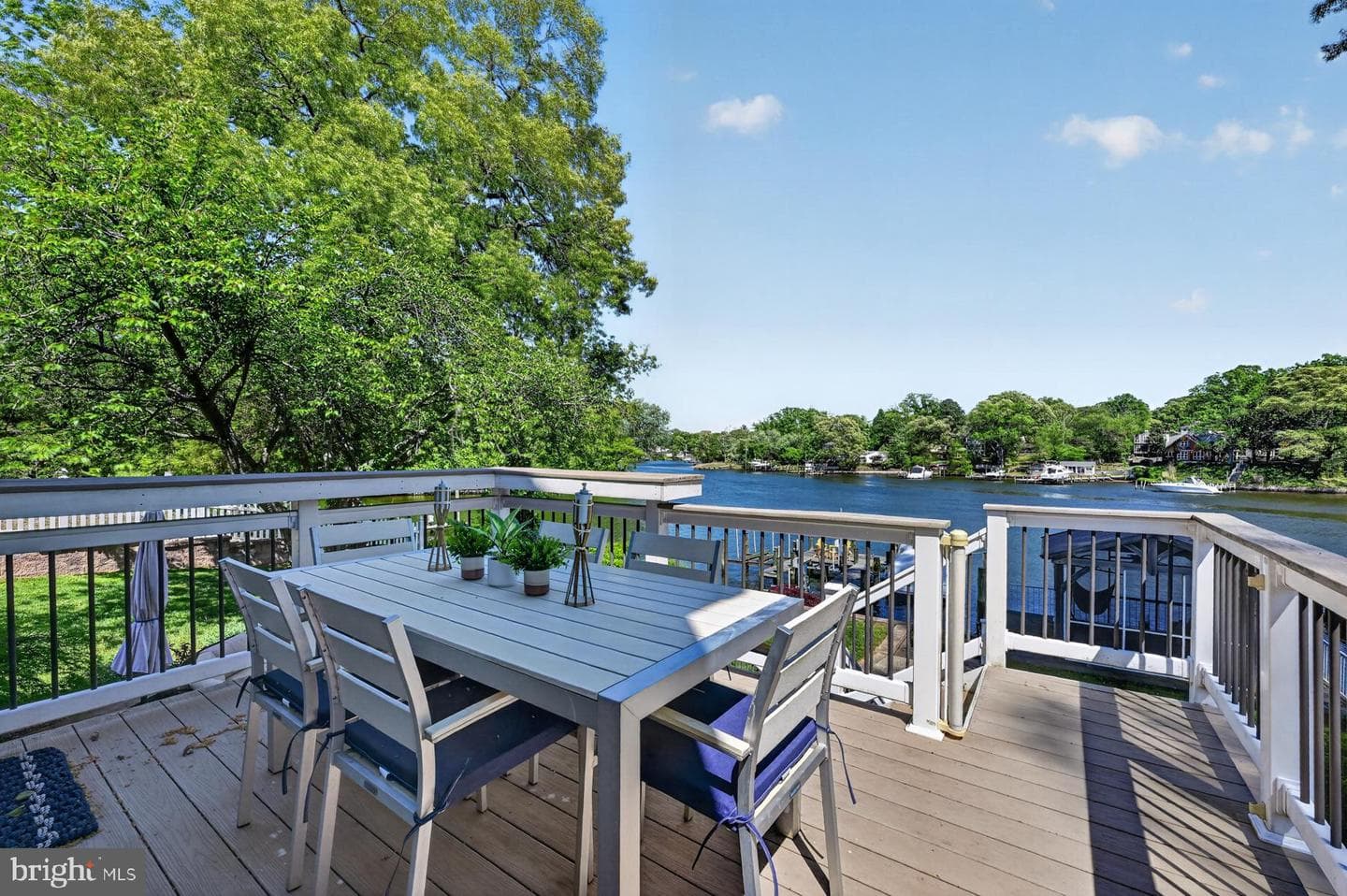 512 Riverside Drive photo 21